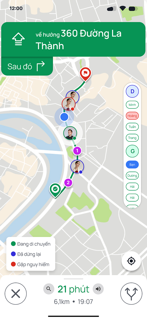 Tay Phượt app design: turn-by-turn map with group members’ locations